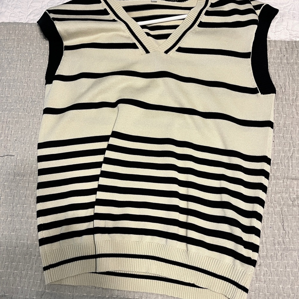 Striped V-Neck Sleeveless Sweater